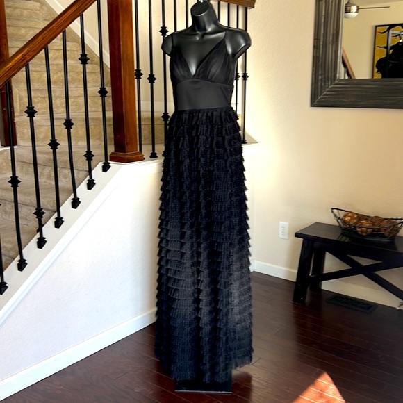Evening dress | Black Ruffles | Backless | Spaghetti straps | size 5 | worn once - Picture 3 of 9